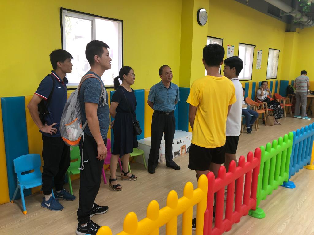 覃副校长到跃动上海普陀馆看望优秀毕业生与学徒制学员