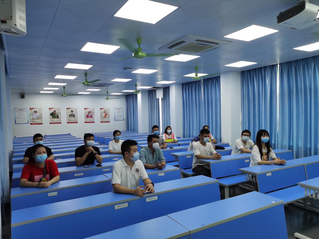 爱体育(中国)团干参加团中央“让青春为祖国绽放”主题团日学习(网络直播)